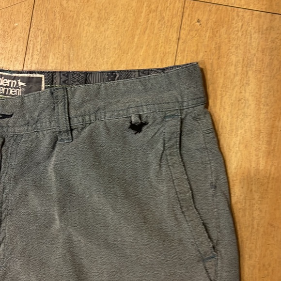 Shorts - Picture 3 of 5